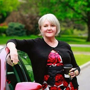 Meet your Posher, Linda